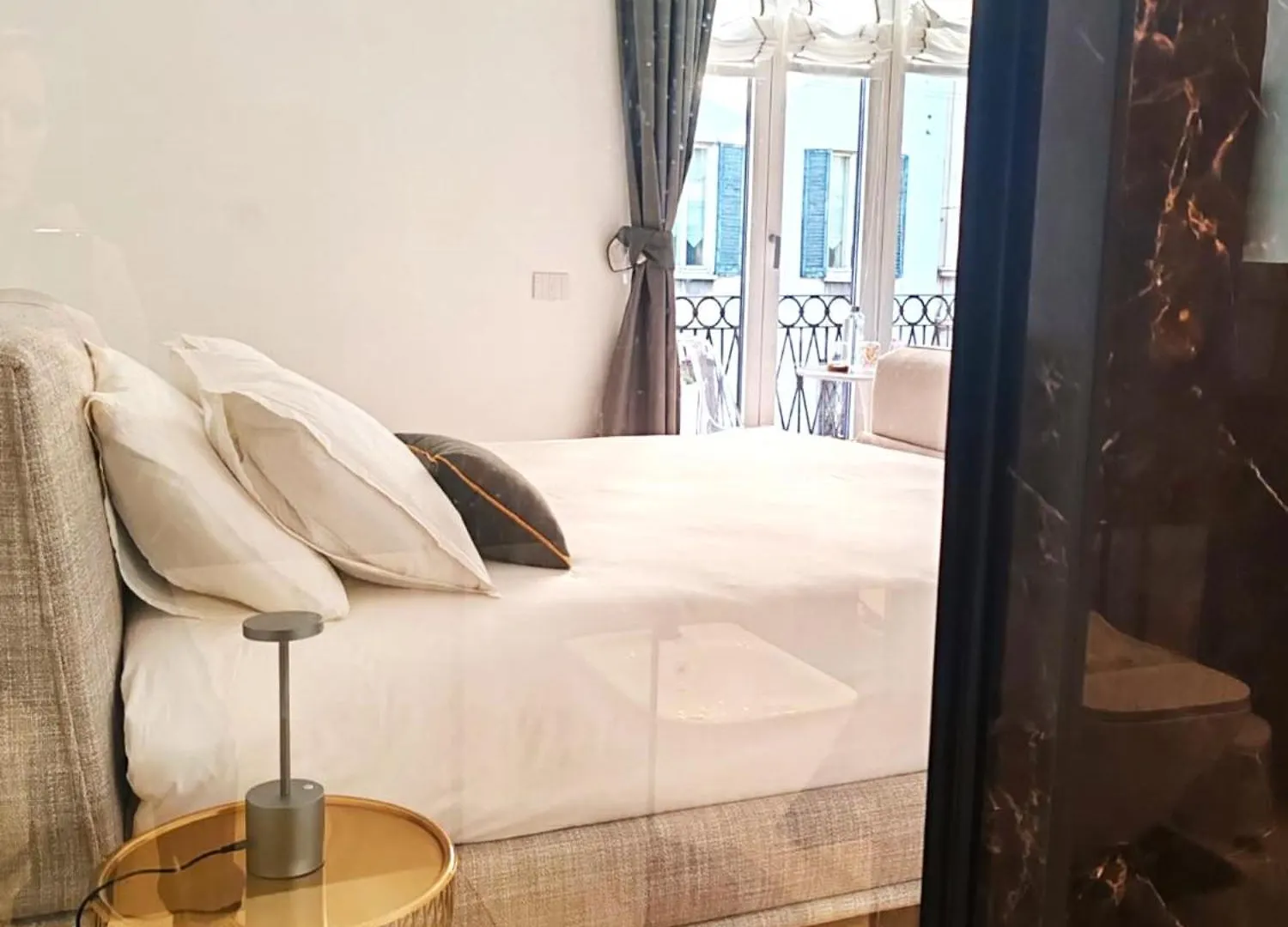 Affittacamere Hotel B And G San Babila- Luxury In The Heart Of Milano - Design District