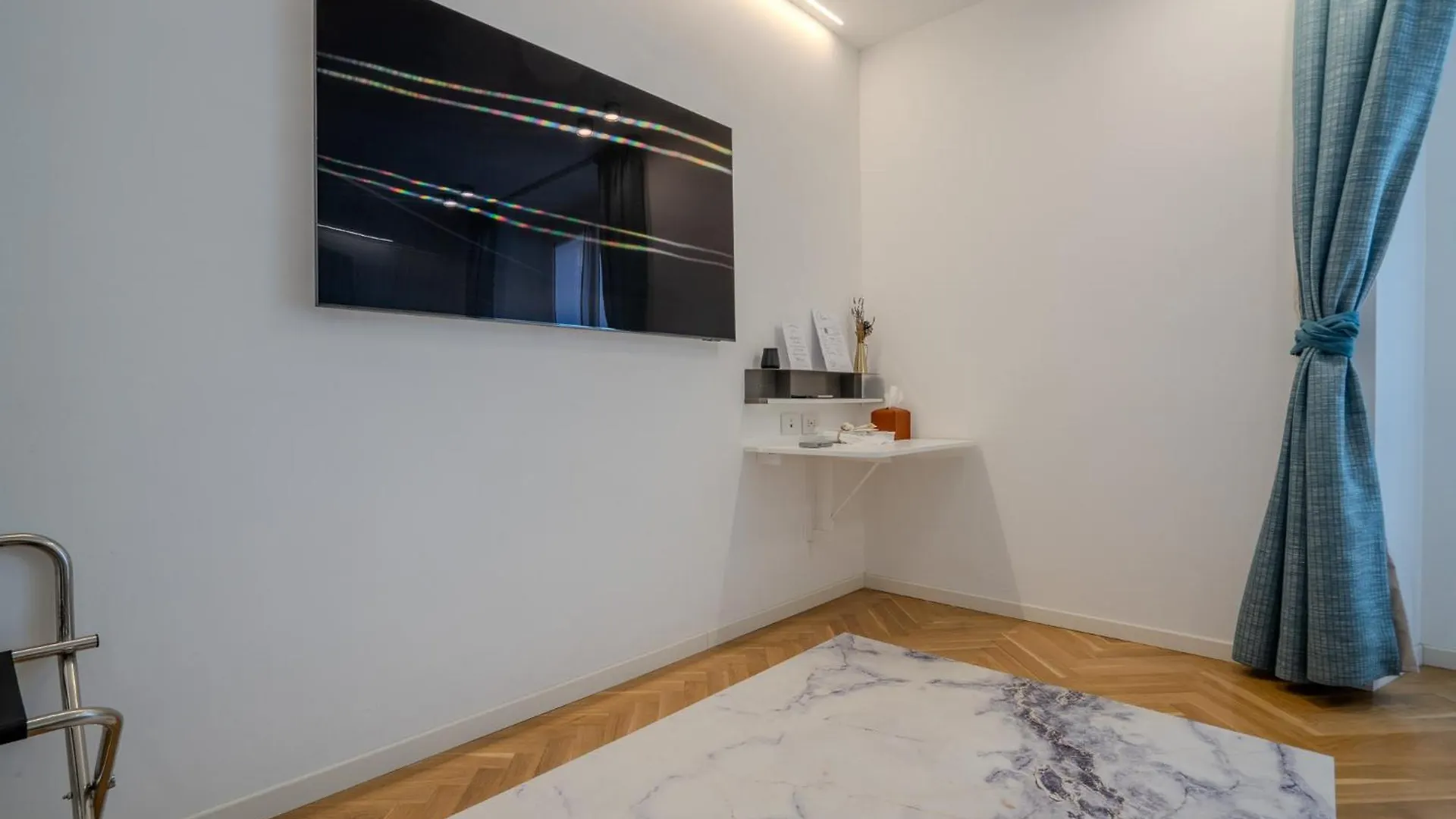Affittacamere Hotel B And G San Babila- Luxury In The Heart Of Milano - Design District