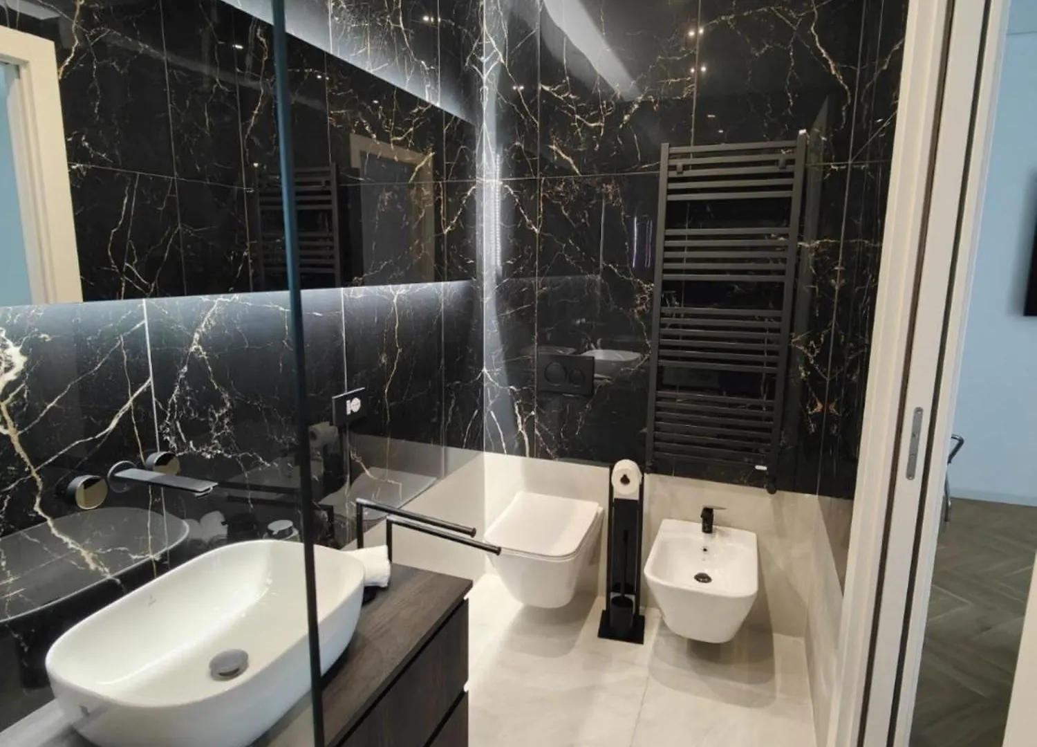 Guest house B And G San Babila- Luxury In The Heart Of Milano - Design District Hotel Italy
